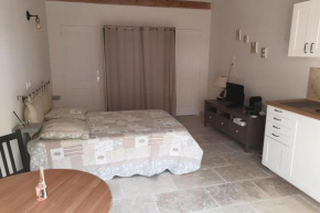Studio plein de charme situé au calme - Luberon, Robion